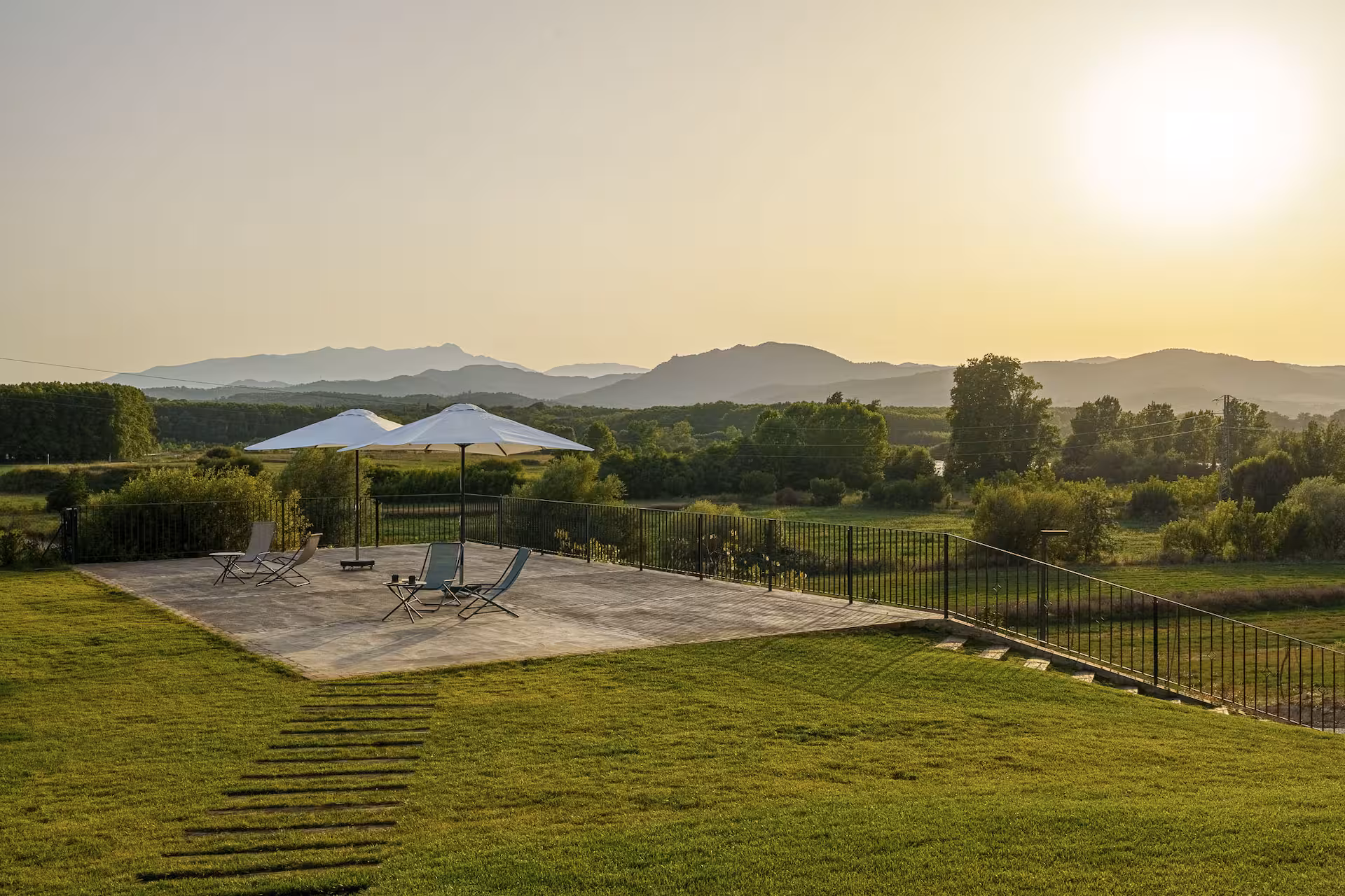 Countryside exterior view of Mas Can Falqués